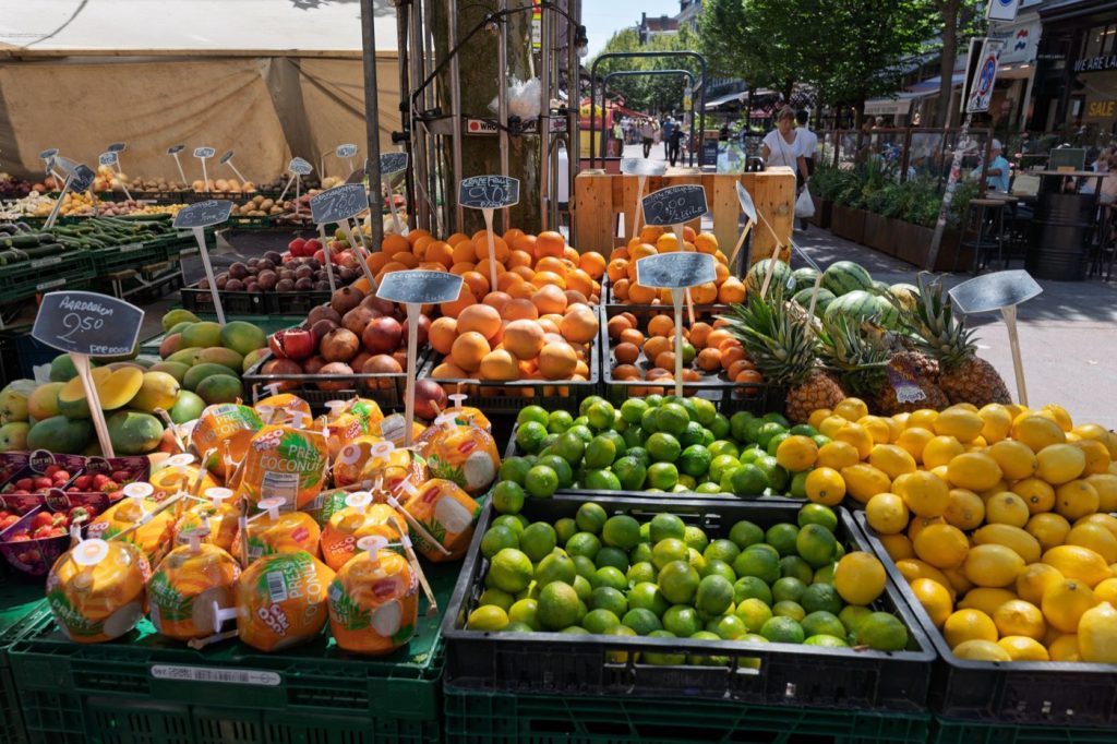 Trouver et participer aux marchés et places partagées